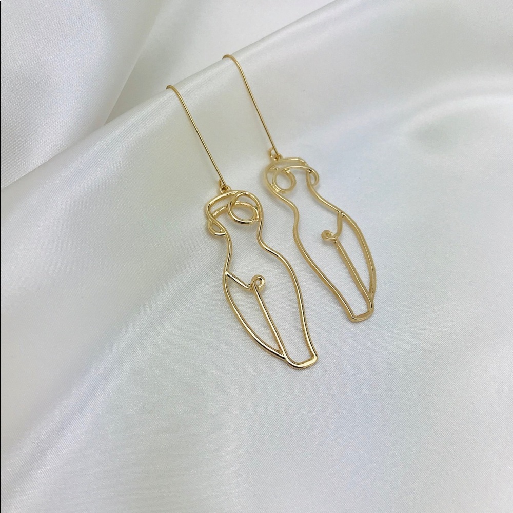 Minimalist Female Nude Body Earrings And Necklace - Picture 2 of 3